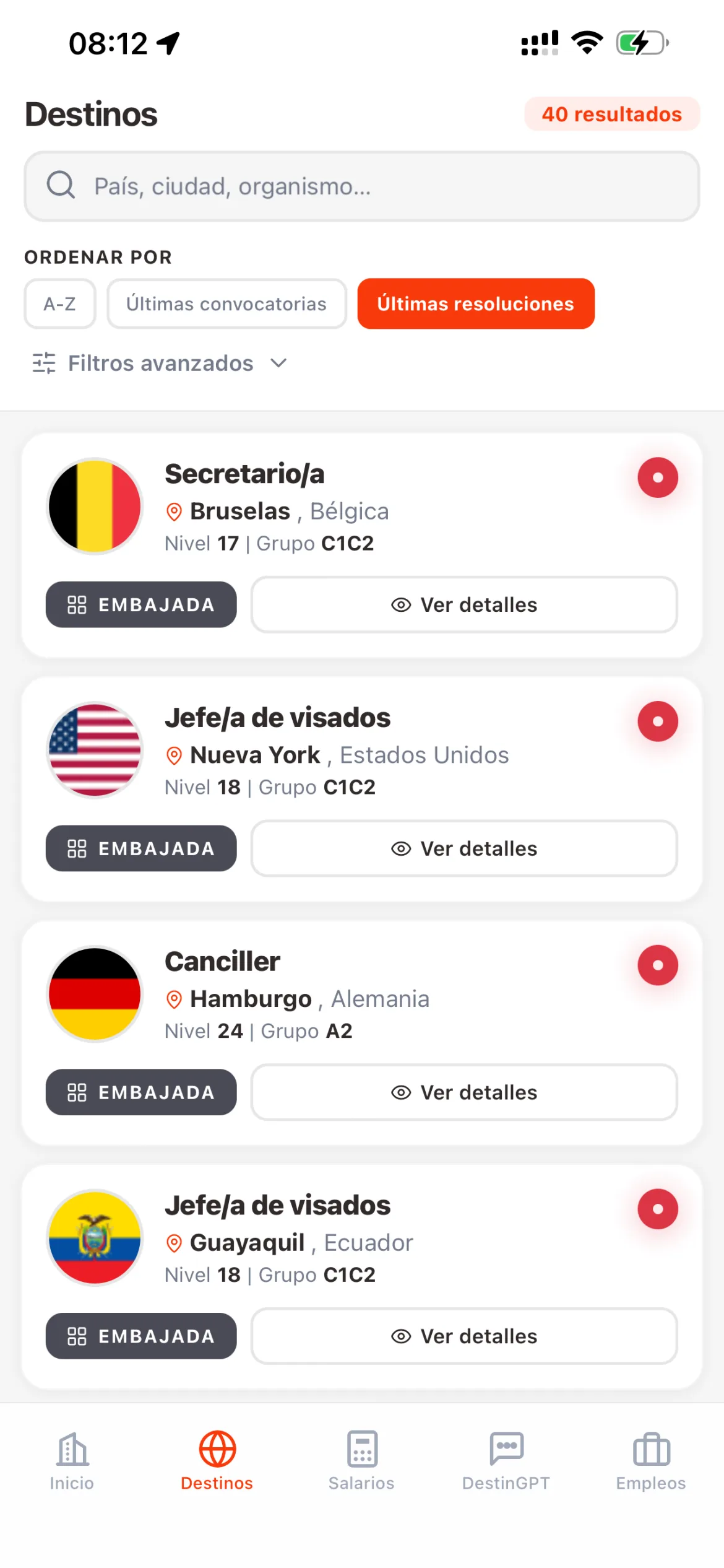 Pantalla de búsqueda de destinos en la app destinGO